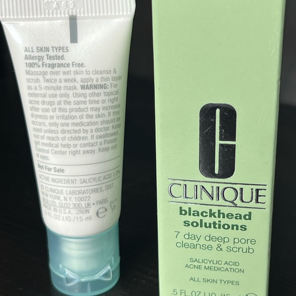 Clinique blackhead solutions 7 day deep pore, cleanse and scrub-Sample - Picture 6 of 8